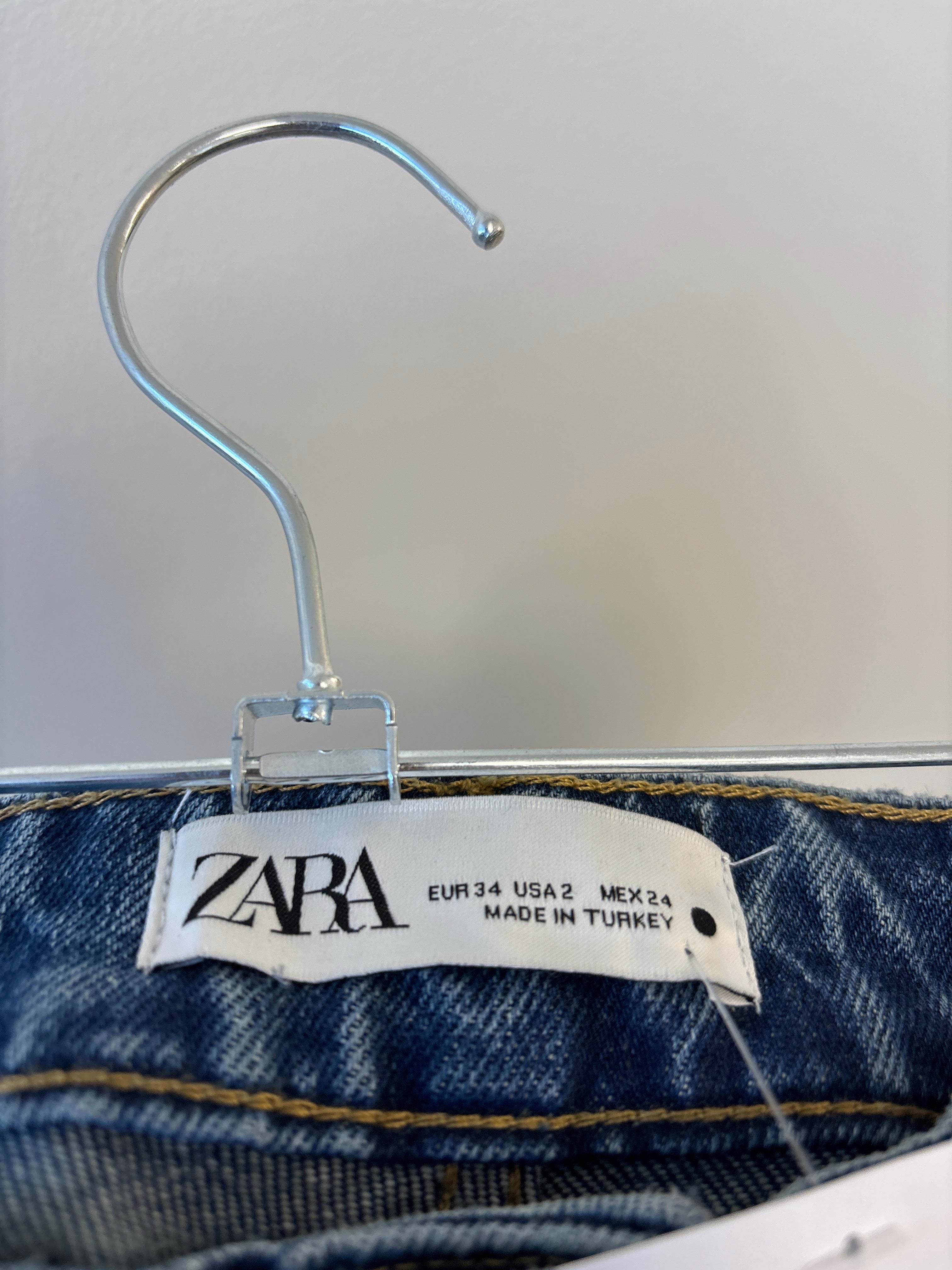 JEAN ZARA