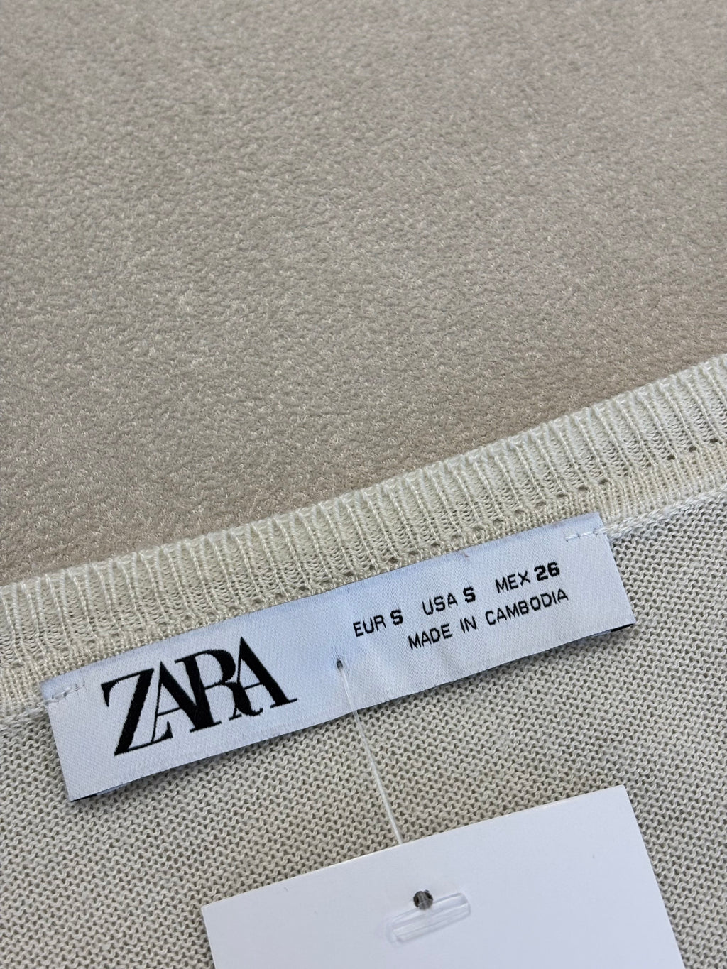 BUZO HILO BLANCO ZARA