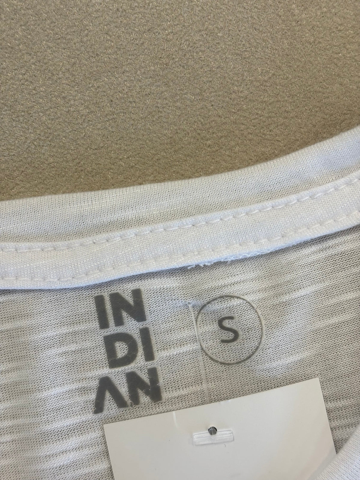 REMERA INDIAN BLANCA
