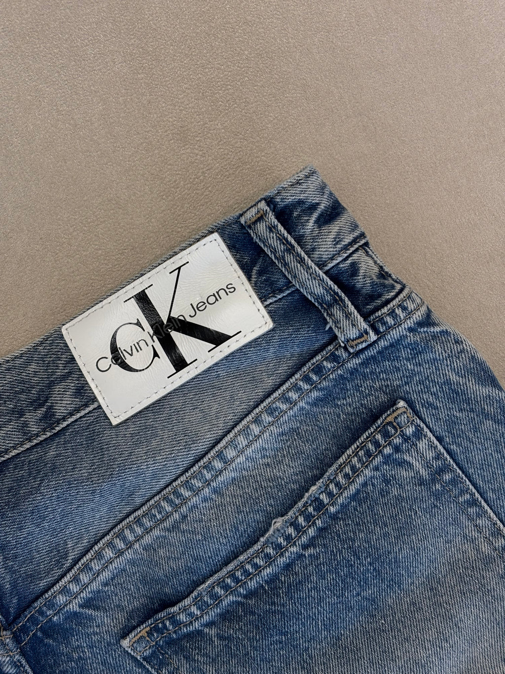 PANTALON CALVIN KLEIN ROTO