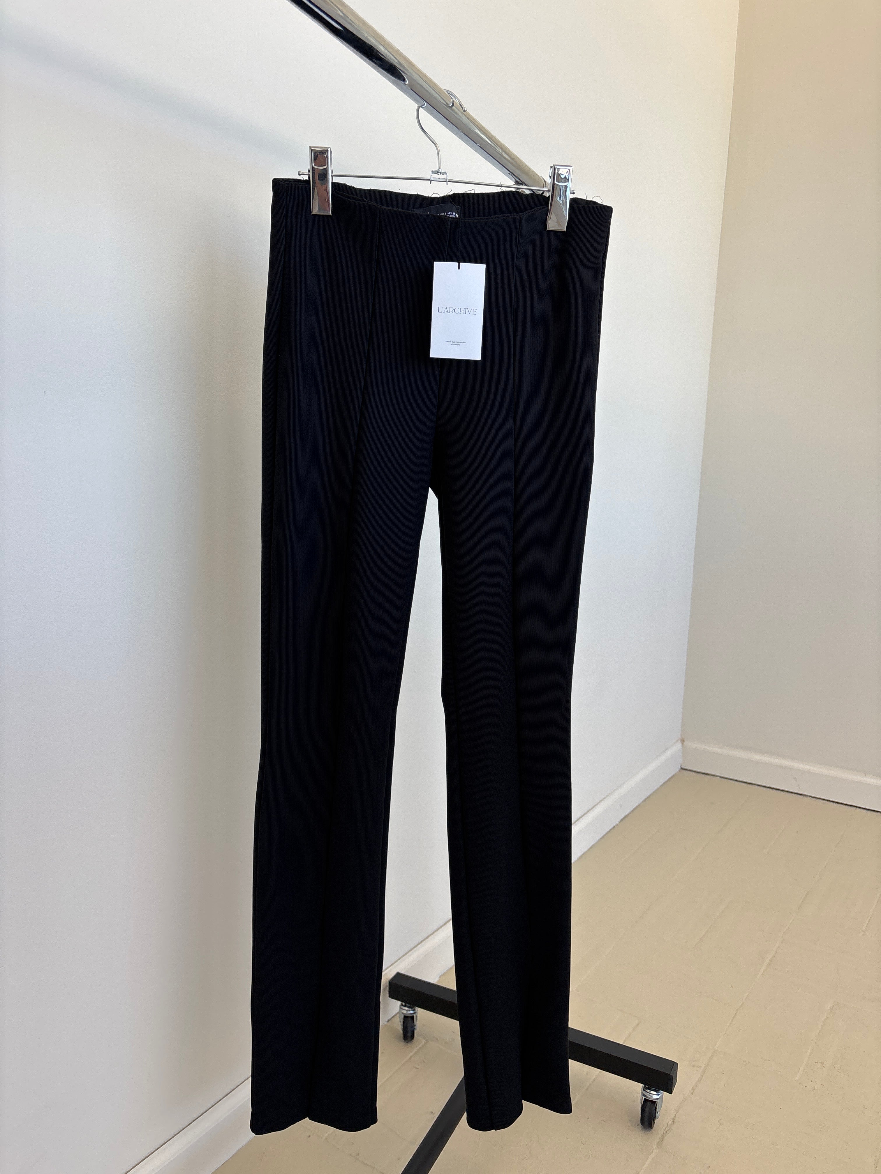 PANTALON ZARA ABERTURAS NEGRO