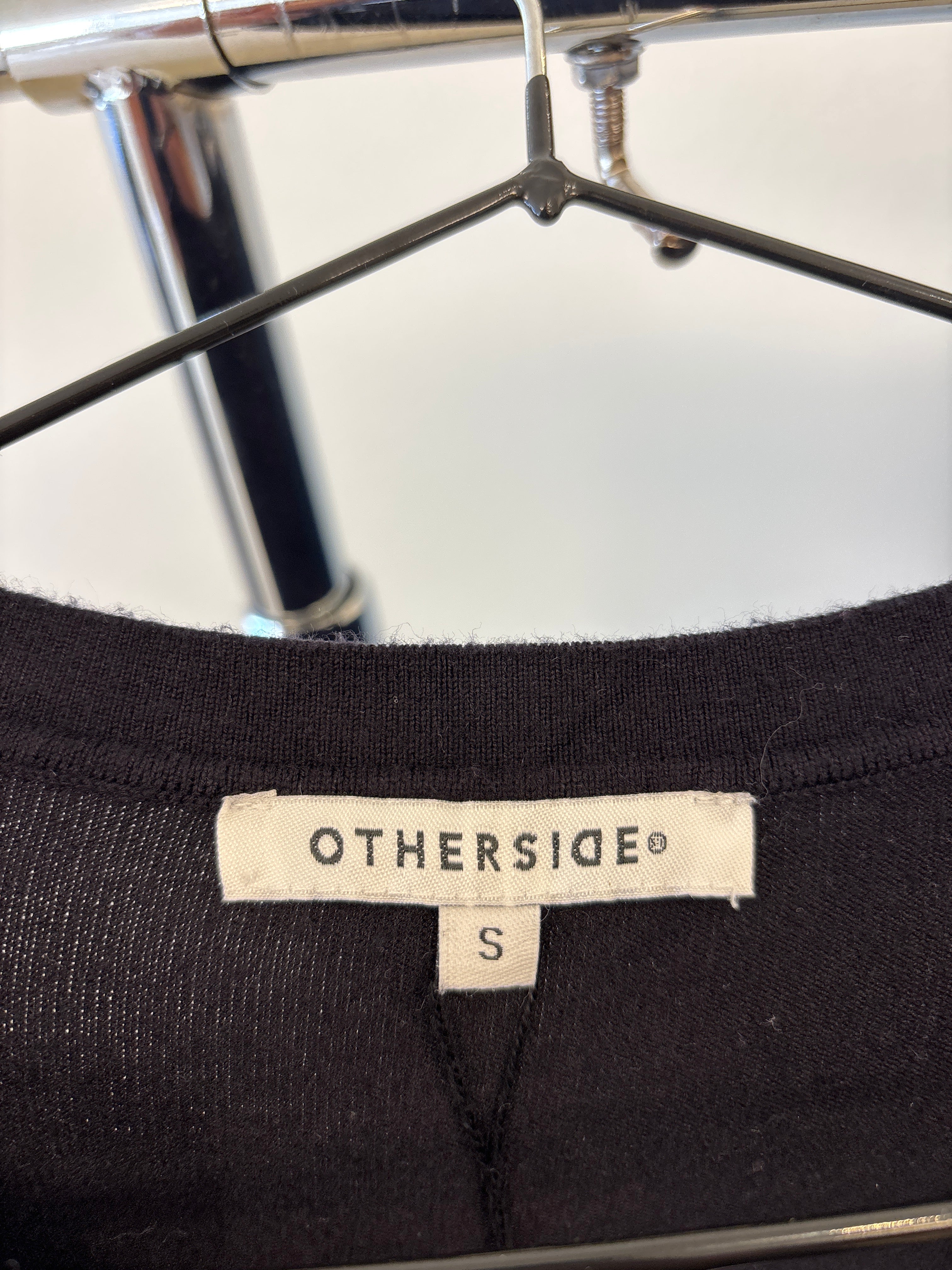 SACO BASICO NEGRO OTHERSIDE