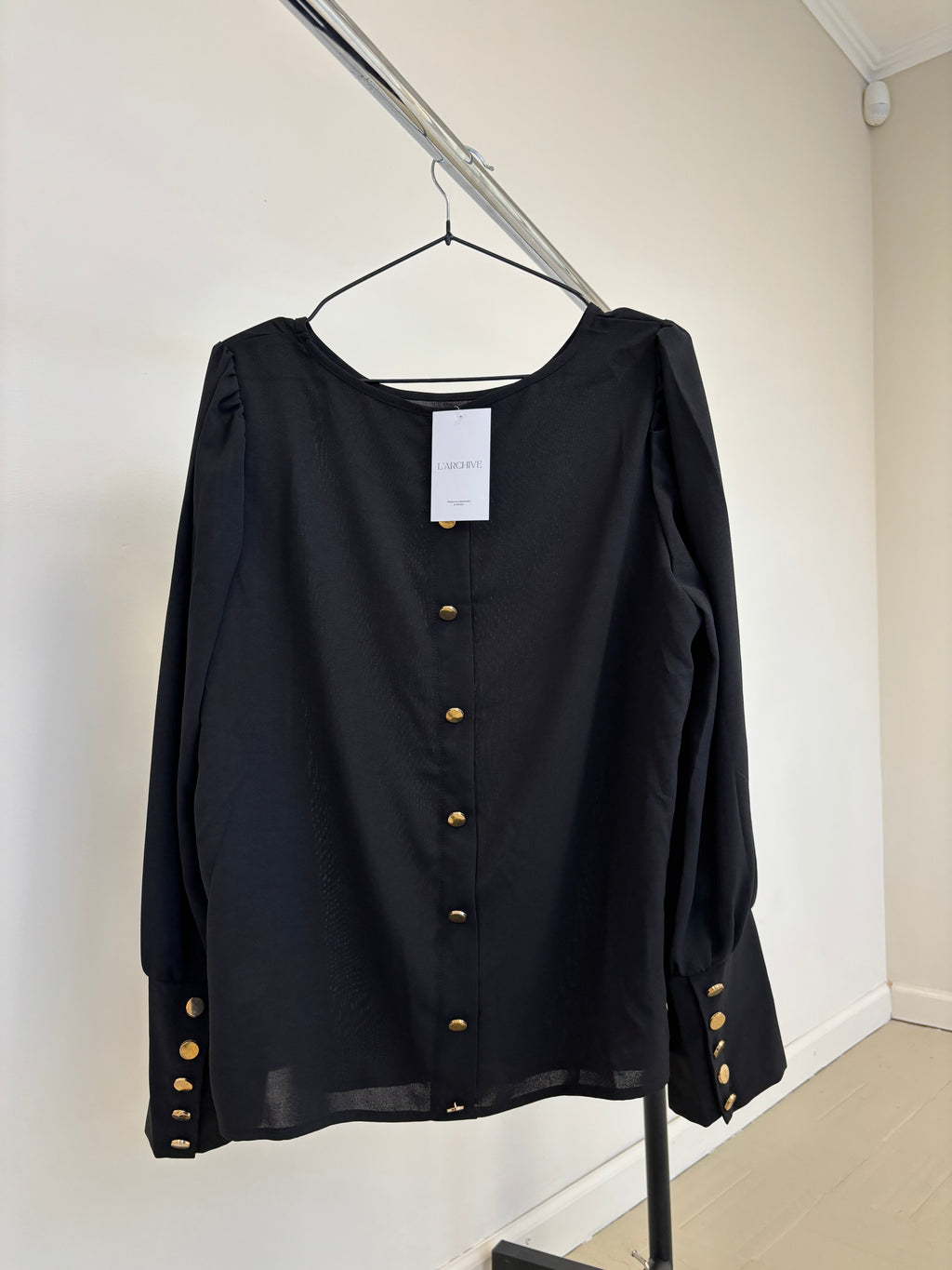 BLUSA NEGRA C/BOTONES
