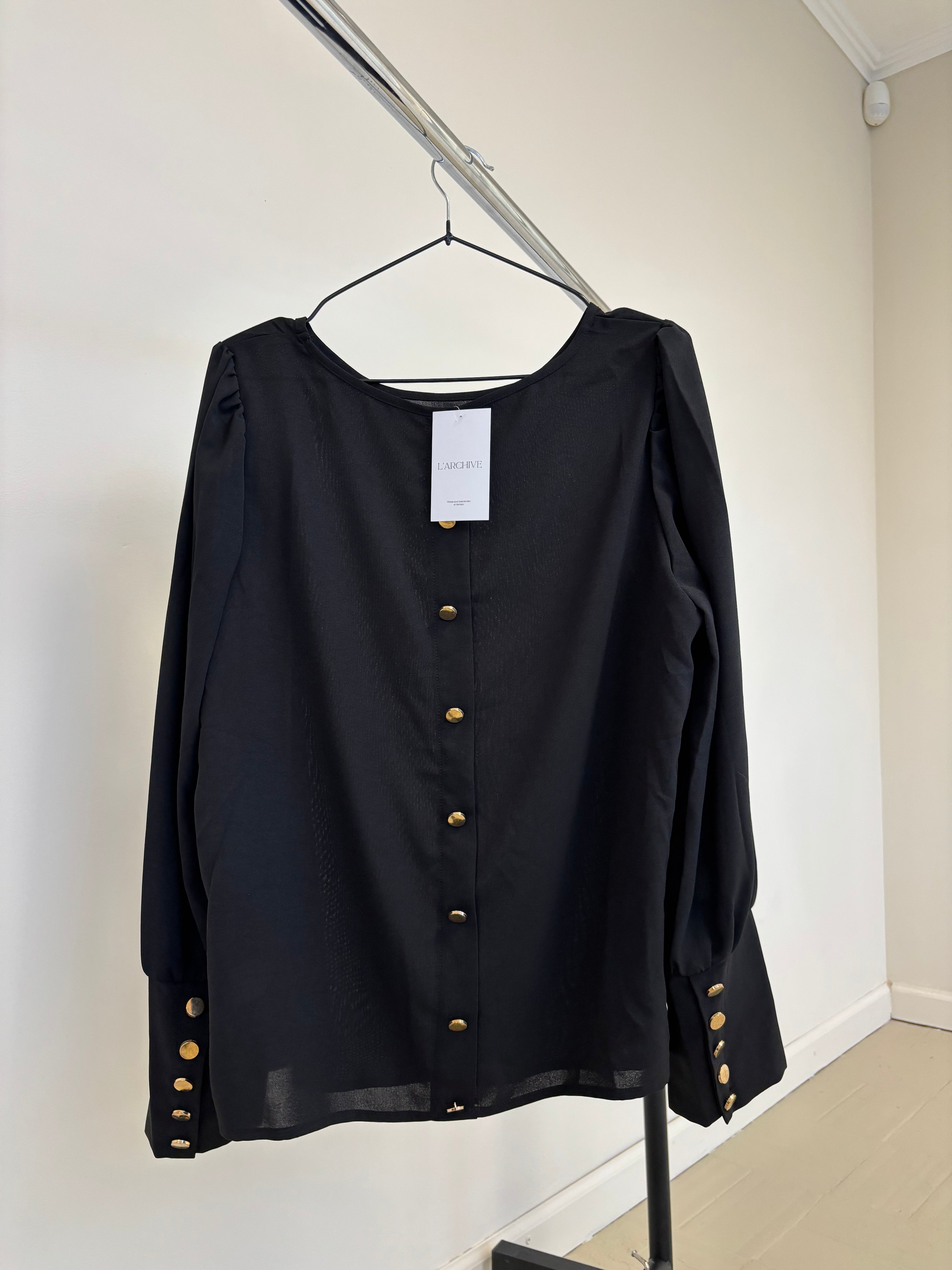 BLUSA NEGRA C/BOTONES